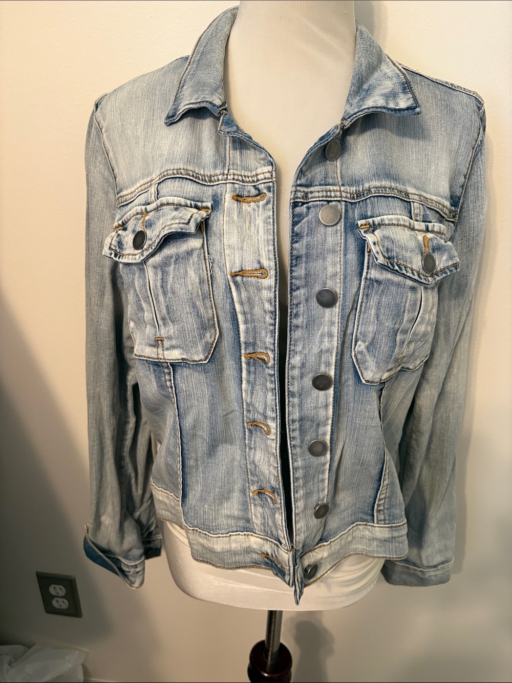 Kut from the Kloth Light Wash Denim Jacket - Casual Women’s Jean Jacket